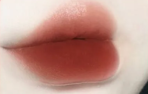 Lace Embossed Antique Matte Lipstick - Shade 08